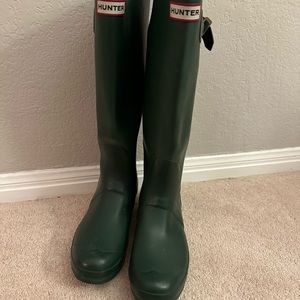Hunter Original Tall Rain Boots in Hunter Green